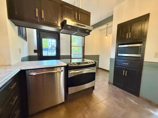 212 Saint Paul Avenue N, Thief River Falls, MN 56701