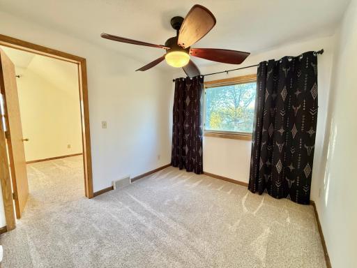 212 Saint Paul Avenue N, Thief River Falls, MN 56701