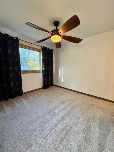 212 Saint Paul Avenue N, Thief River Falls, MN 56701