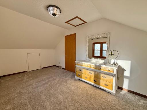212 Saint Paul Avenue N, Thief River Falls, MN 56701