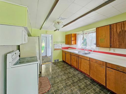 921 Old Ridge Road, Greenbush, MN 56726