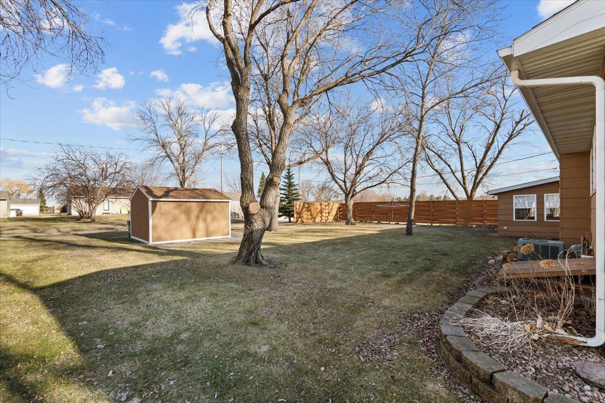 04-738 6th St S Exterior-12.jpg