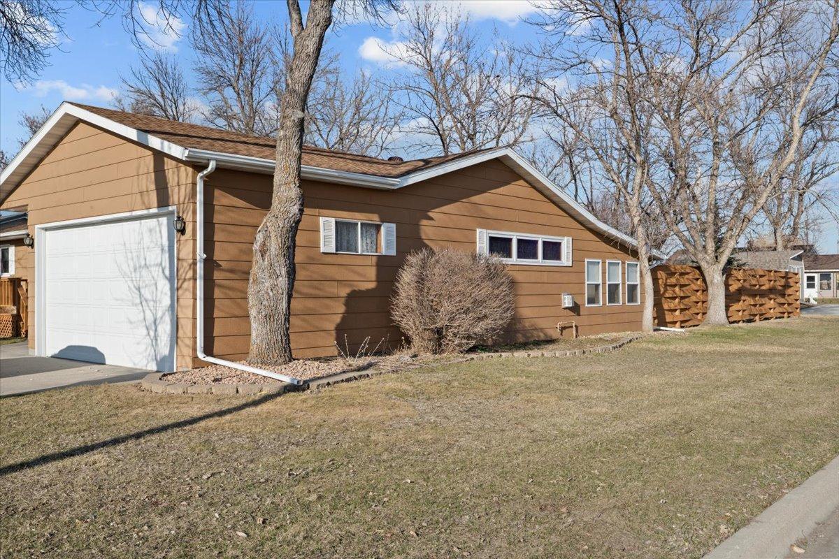 13-738 6th St S Exterior-6.jpg