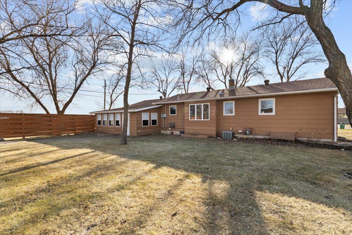 03-738 6th St S Exterior-11.jpg