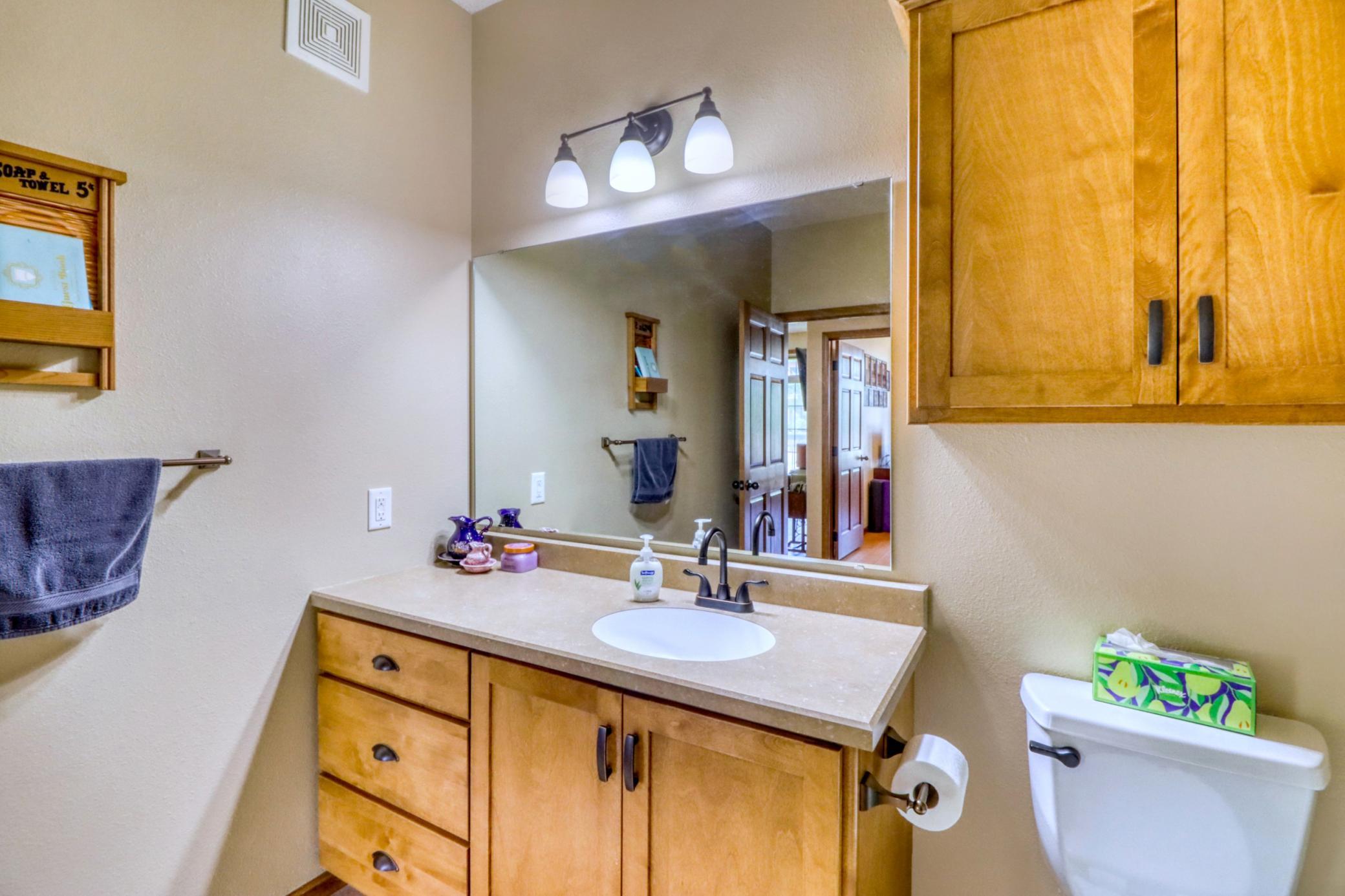 Bathroom1_1.jpg