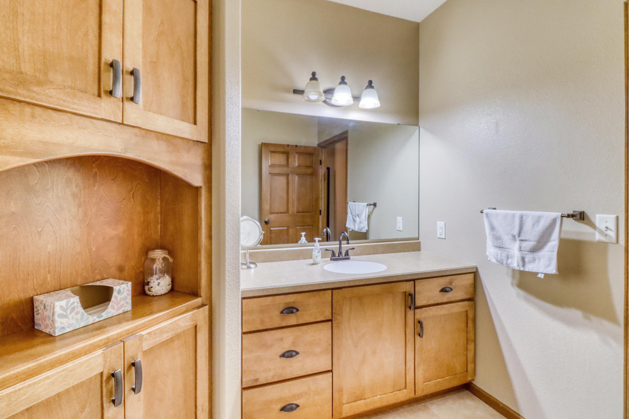 Primary Bathroom1_2.jpg
