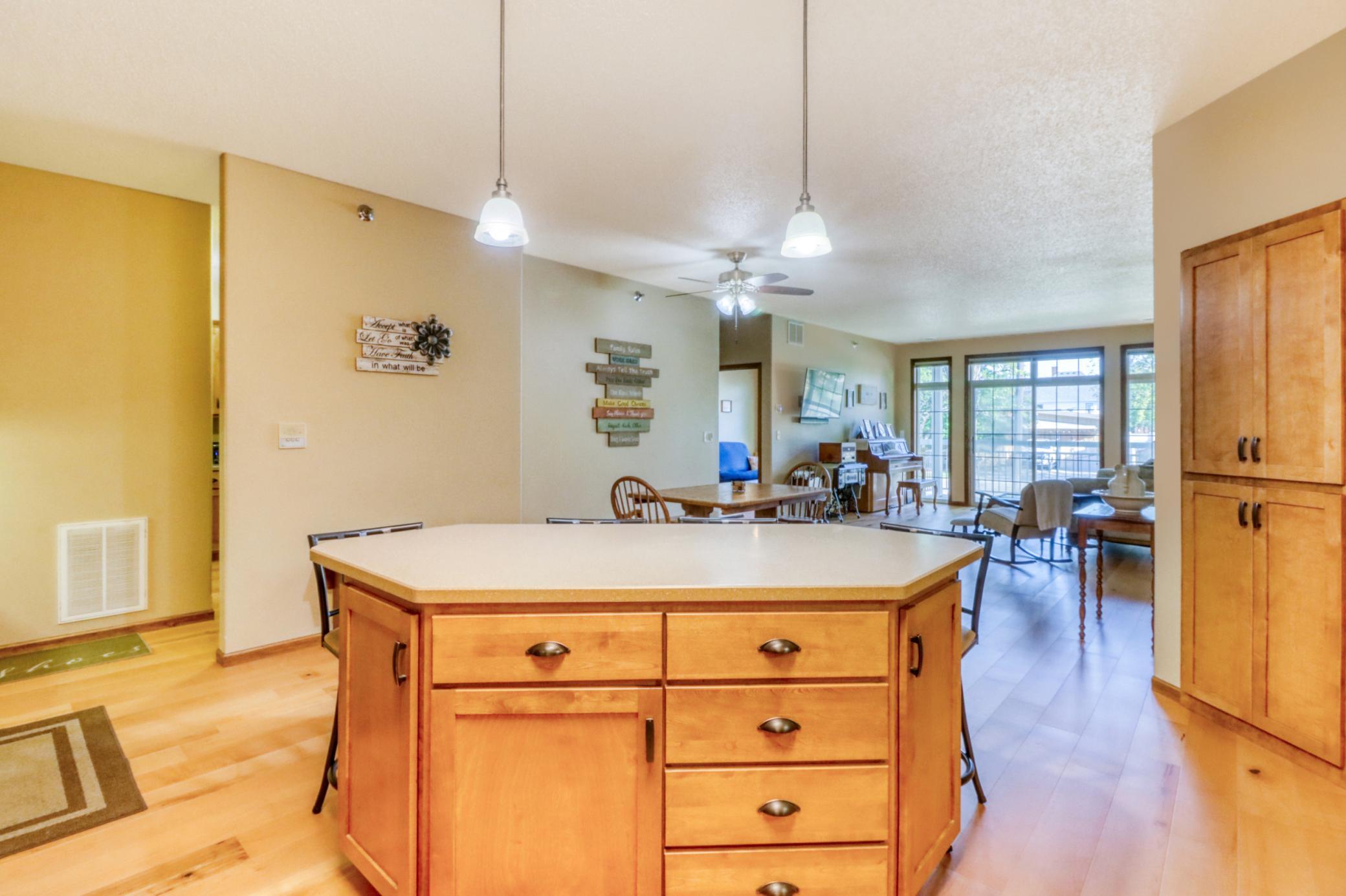 Kitchen1_4.jpg