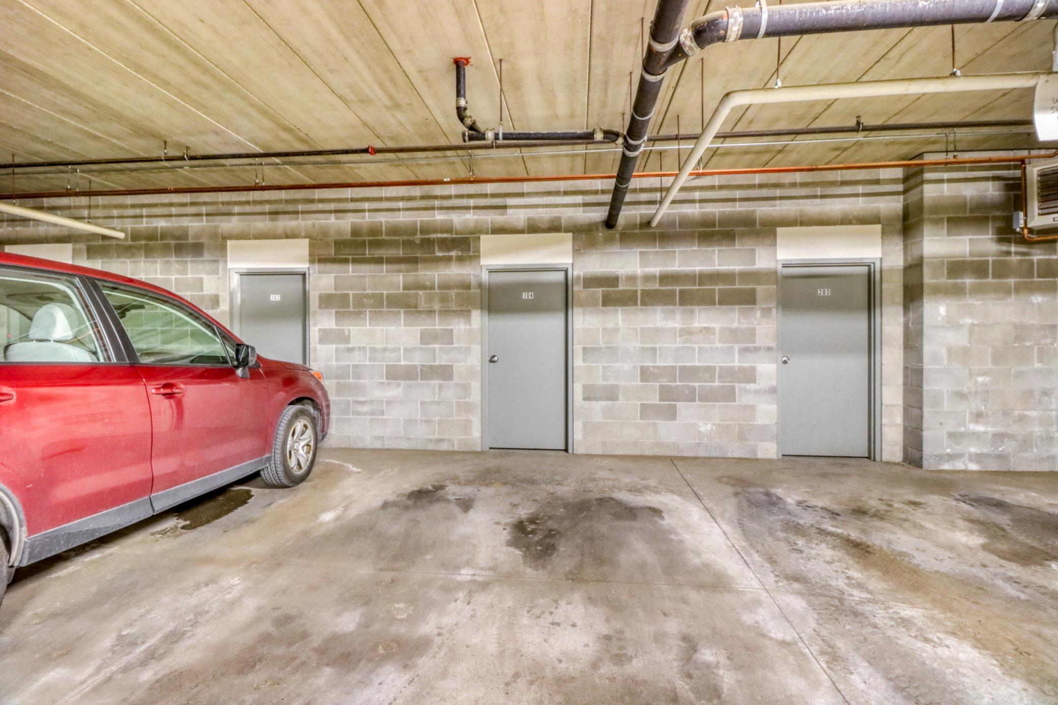 Garage_parking.jpg