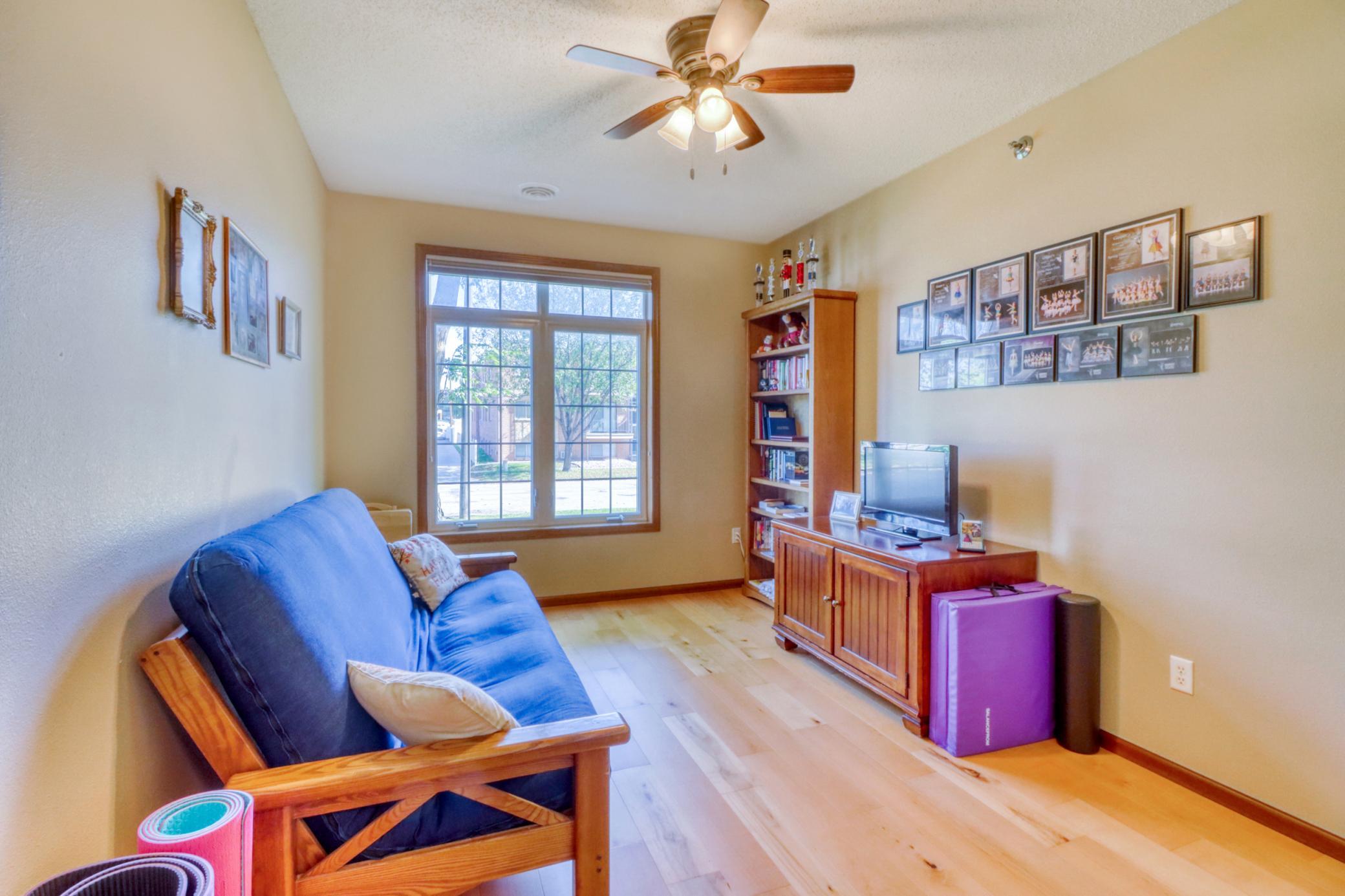 Bedroom1_1.jpg