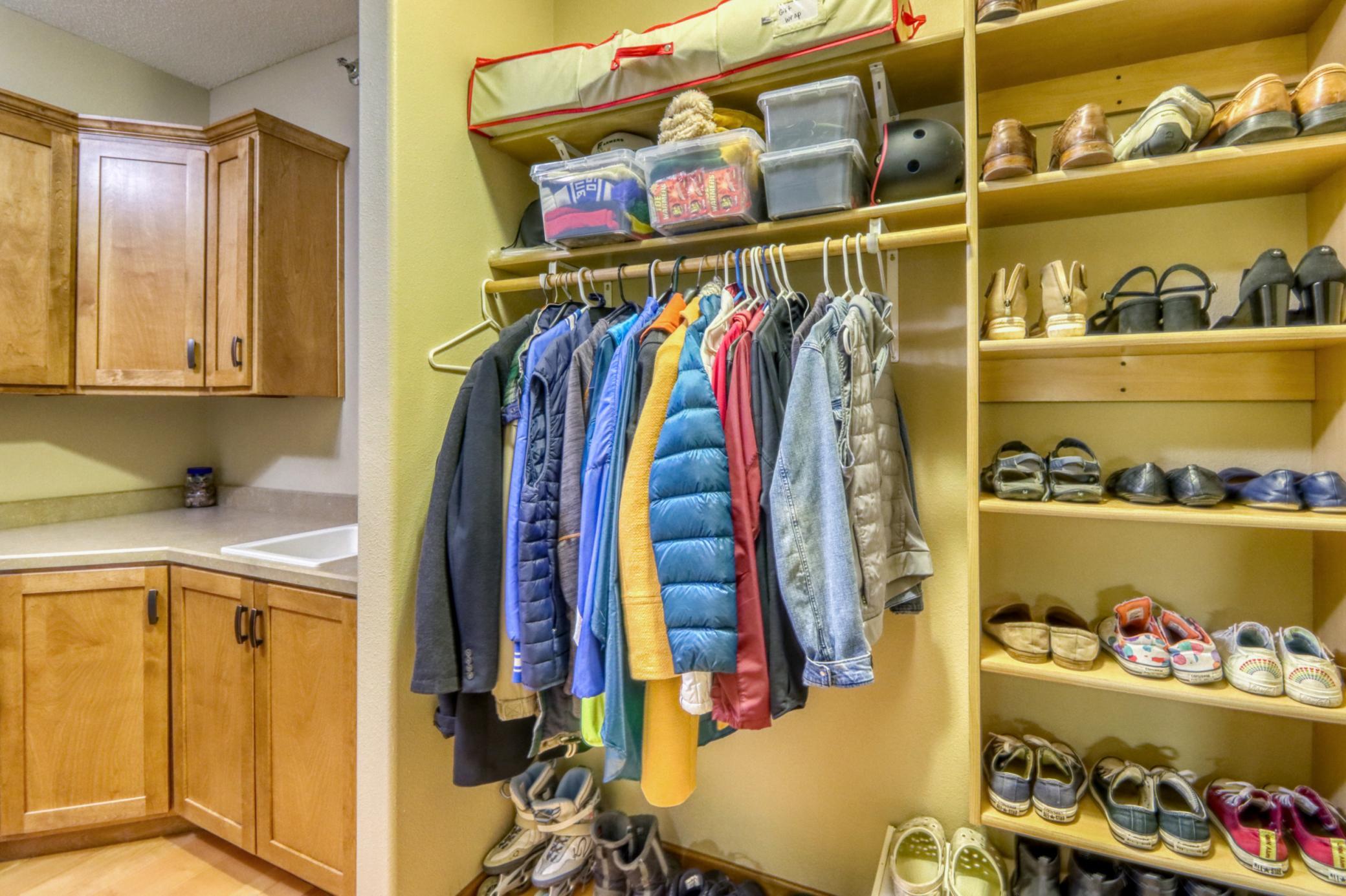 Laundry_mudroom1_2.jpg