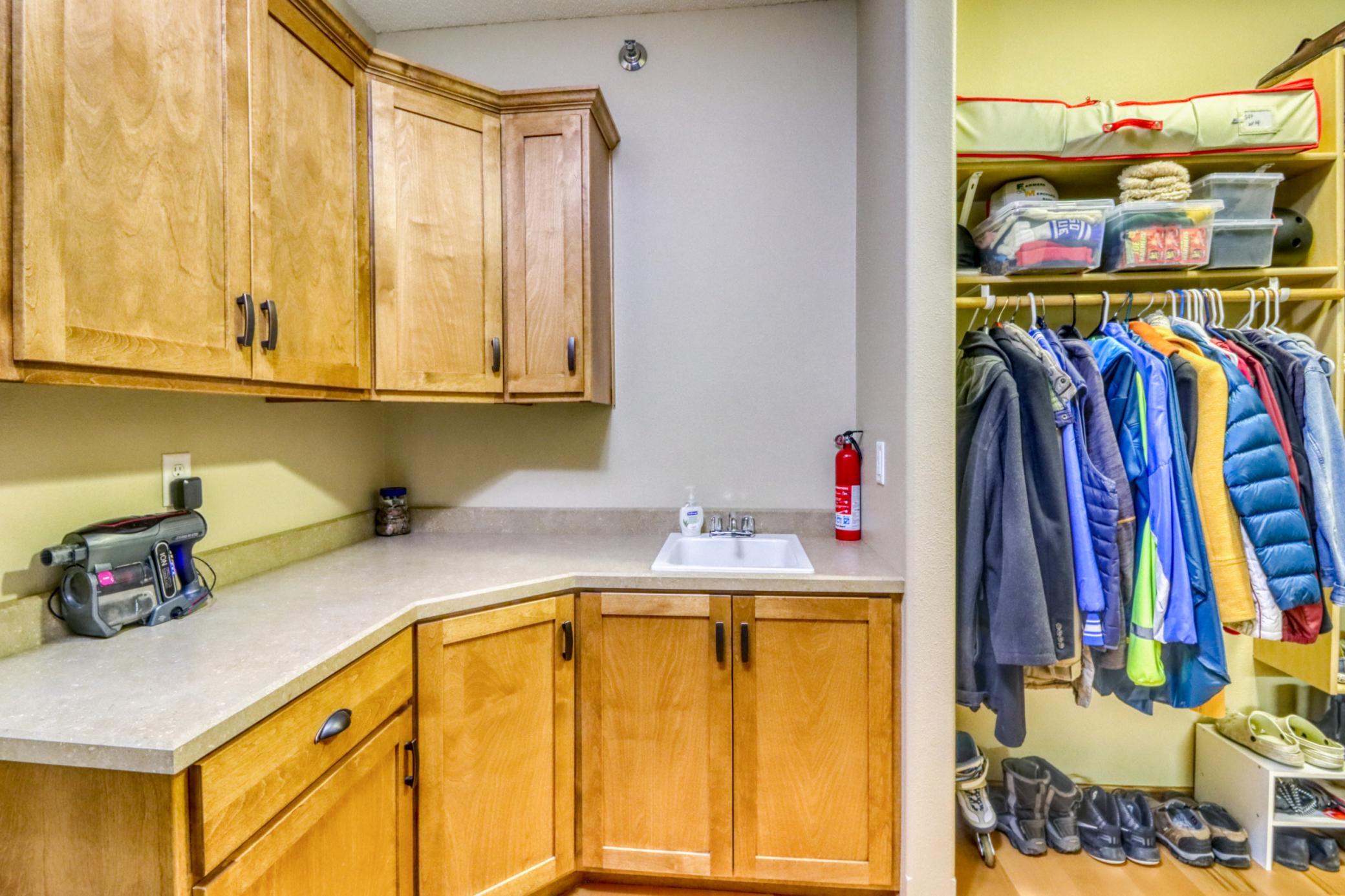 Laundry_mudroom1_1.jpg