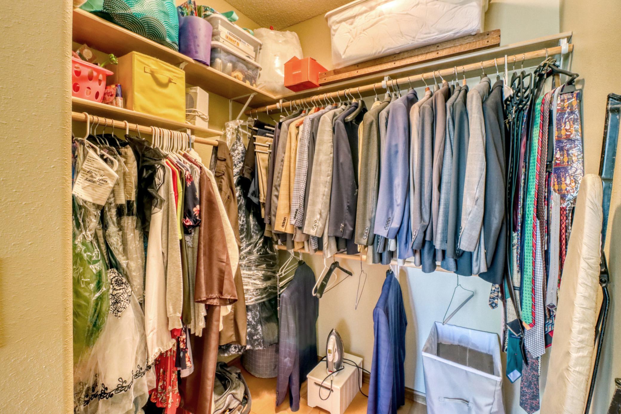 Bedroom1_closet.jpg