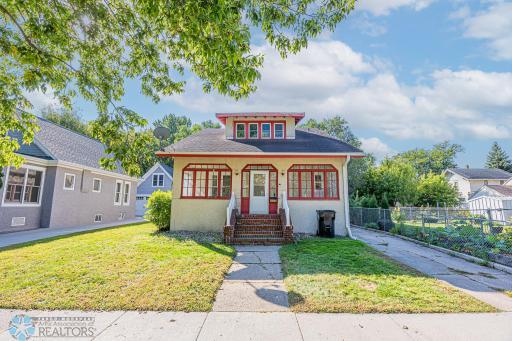 1118 8th Avenue S, Fargo, ND 58103