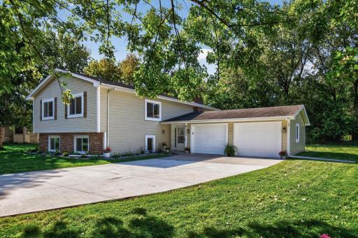 7744 Carnelian Lane, Eden Prairie, MN 55346