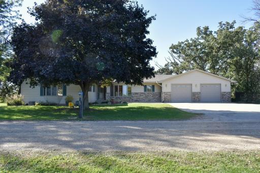 3425 Hoeger Lane, Albert Lea, MN 56007