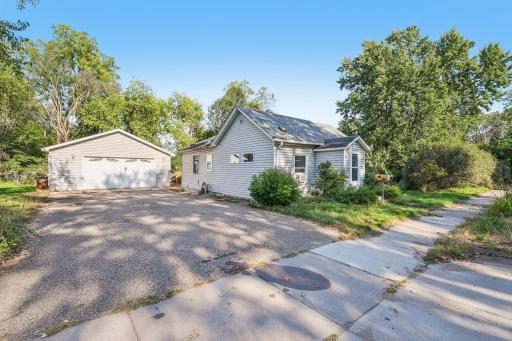 836 6th Street N, Bayport, MN 55003