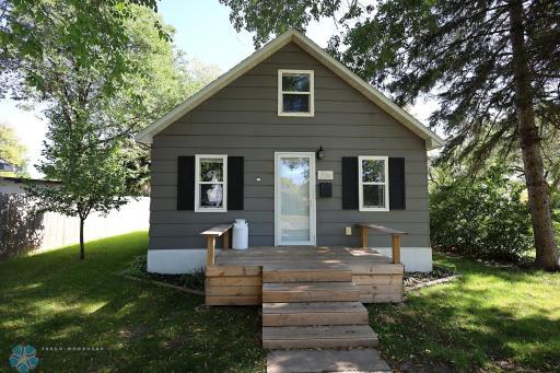 206 N 6th Street, Warren, MN 56762