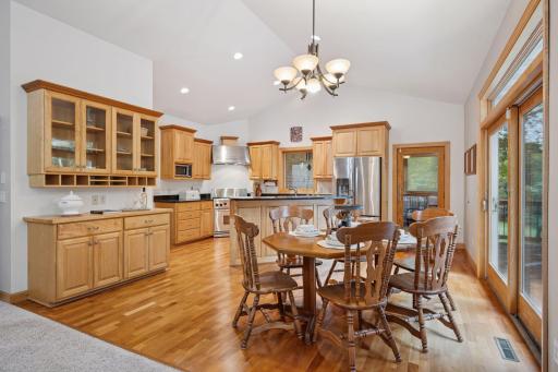 Open dining space perfect for hosting all your family and friends.