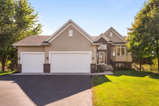 6805 Grouse Hollow, Centerville, MN 55038