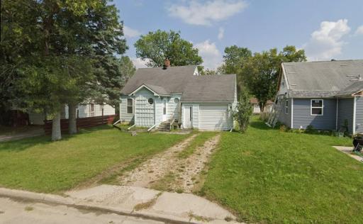 922 Tindolph Avenue S, Thief River Falls, MN 56701