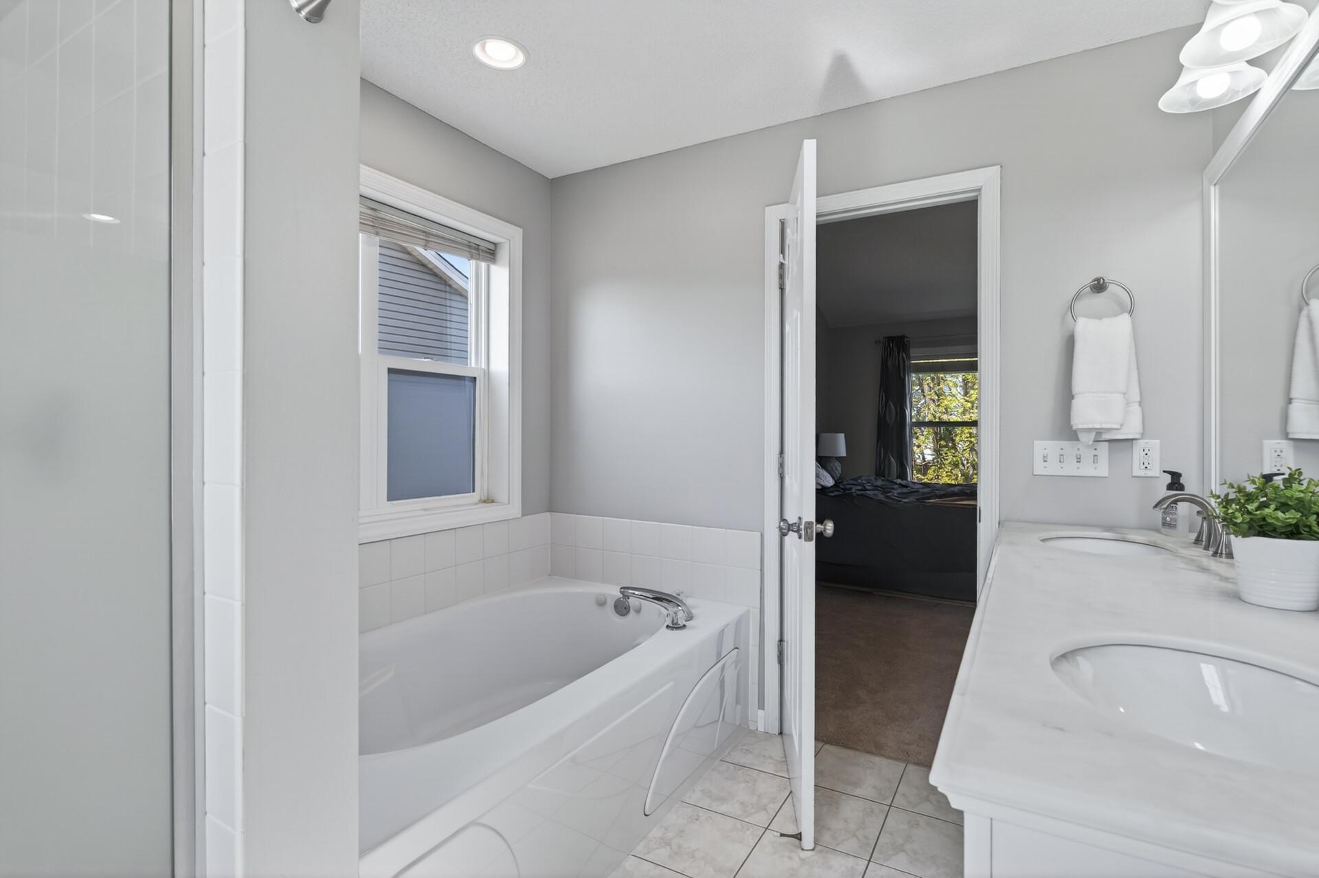 Primary tub