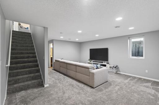 7619 Everest Lane N, Maple Grove, MN 55311