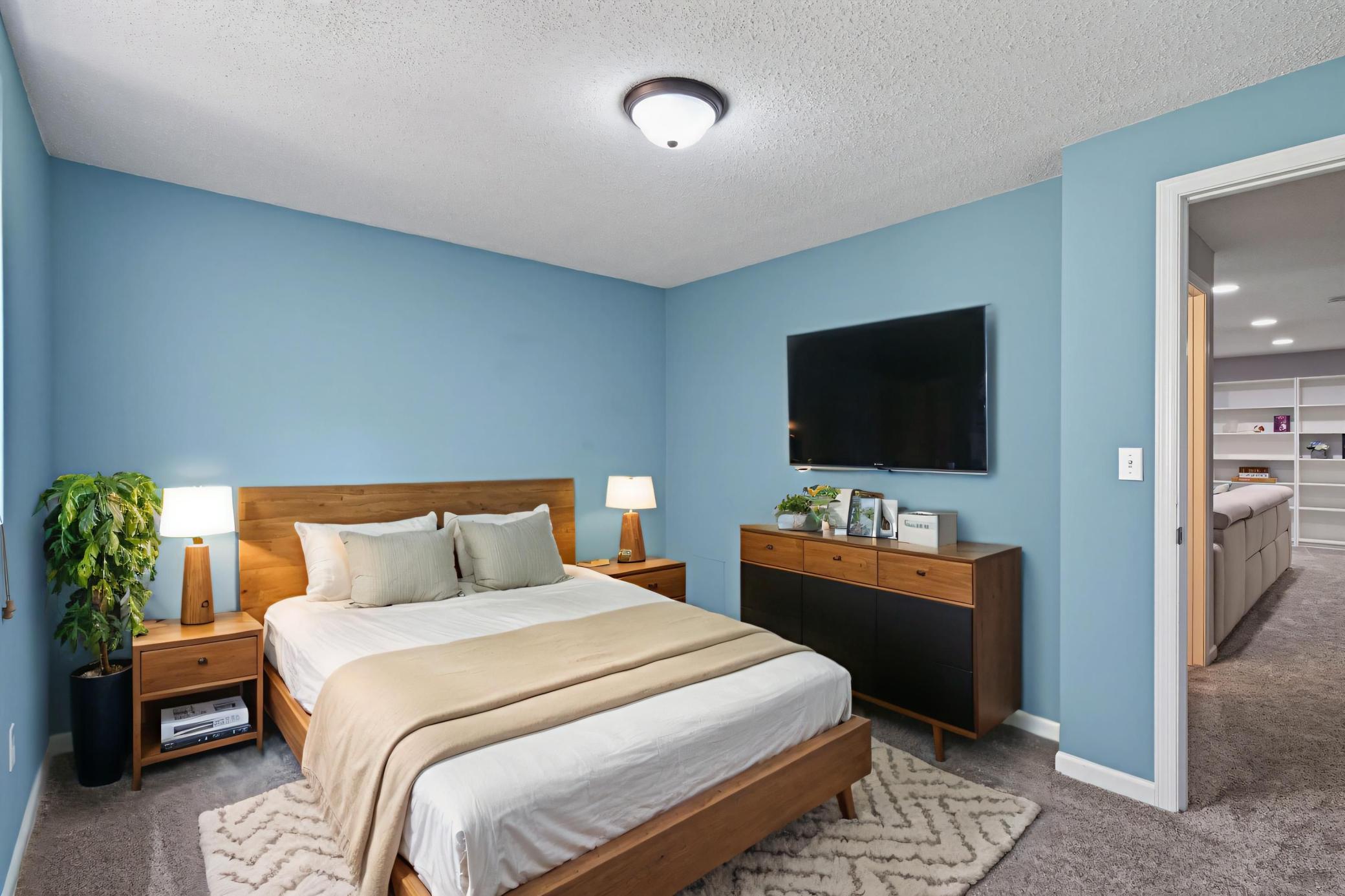 Online staged 4th bedroom