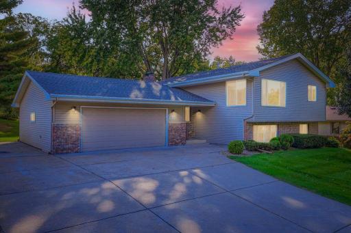 8125 Casper Way, Inver Grove Heights, MN 55076