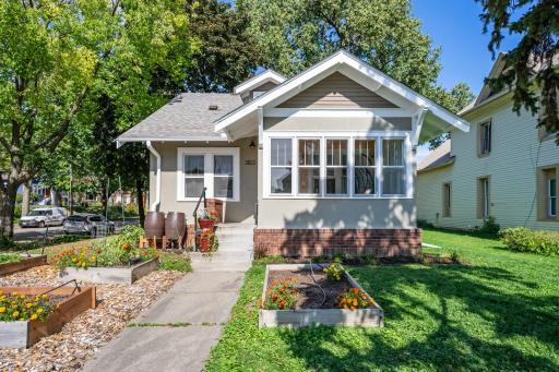 2822 Golden Valley Road, Minneapolis, MN 55411
