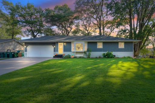1000 Oak Ridge Point NE, Minneapolis, MN 55434