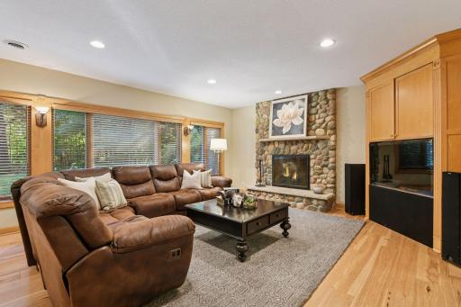 5455 Timber Trail, Maple Plain, MN 55359