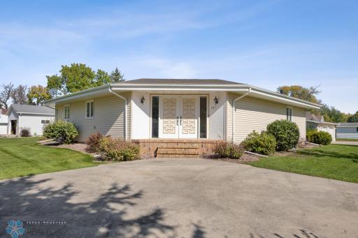 161 2nd Avenue S, Casselton, ND 58012