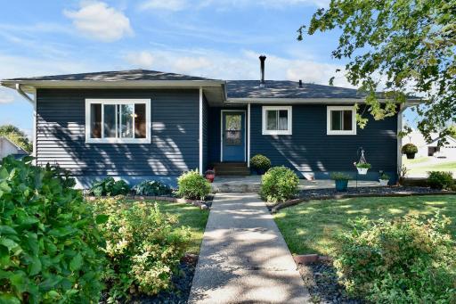 240 6th Street SW, Plainview, MN 55964