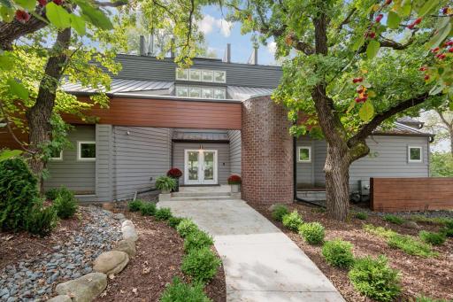 Photo for 7000 Edgebrook Place, Eden Prairie, MN 55346 - listing #6796397 7000 Edgebrook Place, Eden Prairie, MN 55346