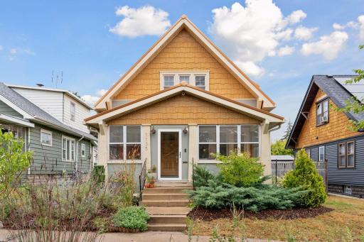 1135 Charles Avenue, Saint Paul, MN 55104