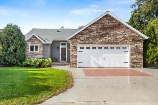 2719 Cobblestone Court S, Fargo, ND 58103
