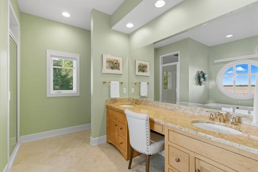 6951 N Shore Trail, Forest Lake, MN 55025