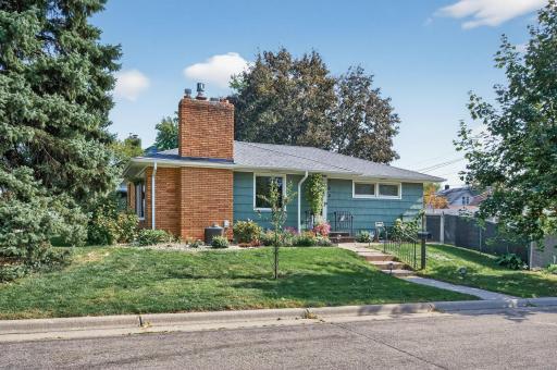 760 Wheelock Parkway E, Saint Paul, MN 55106