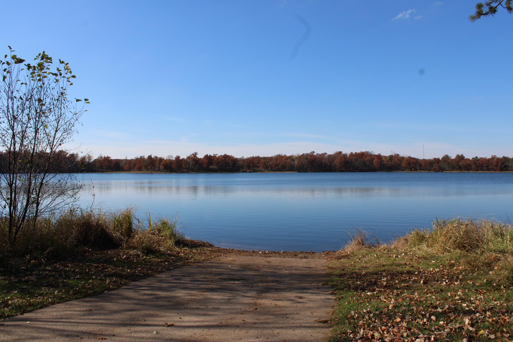 Shoal Lake - 2 Boat Ramps, Boat Dock Slip