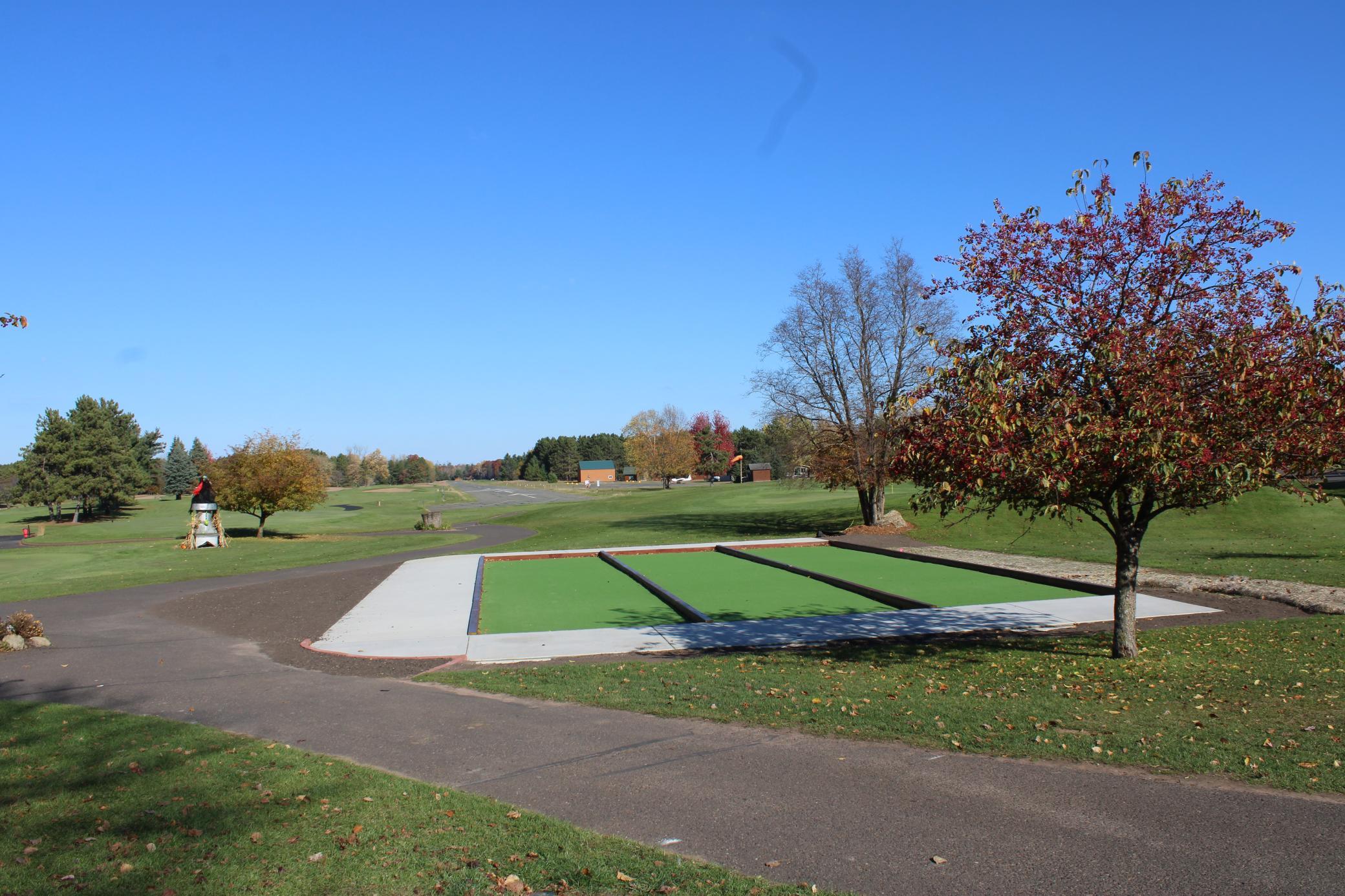 Golf, airstrip