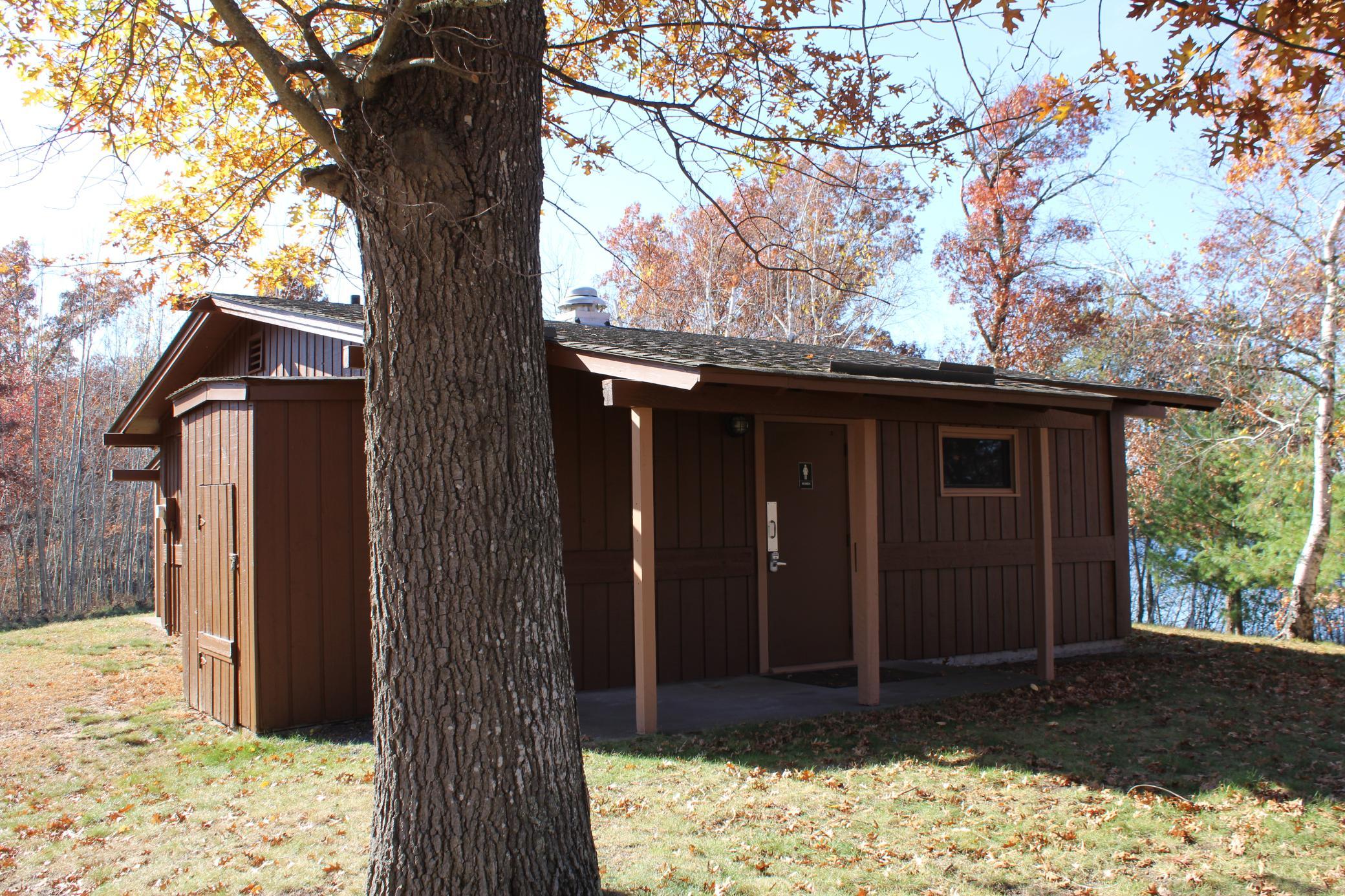 East Cadotte - Boat ramp, boat dock slip, beach house with showers and restrooms, sand volleyball court