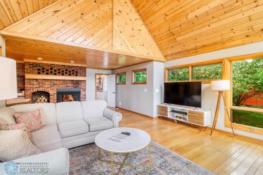 2513 N Long Lake Road, Detroit Lakes, MN 56501