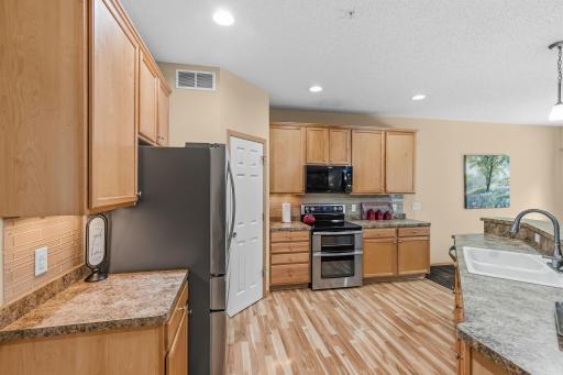 2694 County Road H2, Saint Paul, MN 55112