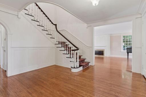 196 Mississippi River Boulevard S, Saint Paul, MN 55105