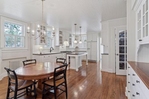 196 Mississippi River Boulevard S, Saint Paul, MN 55105