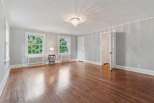196 Mississippi River Boulevard S, Saint Paul, MN 55105