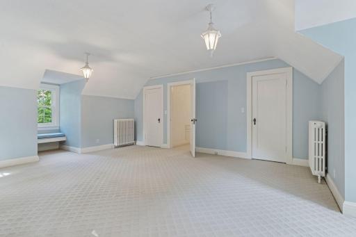 196 Mississippi River Boulevard S, Saint Paul, MN 55105