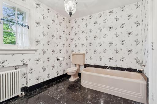 196 Mississippi River Boulevard S, Saint Paul, MN 55105