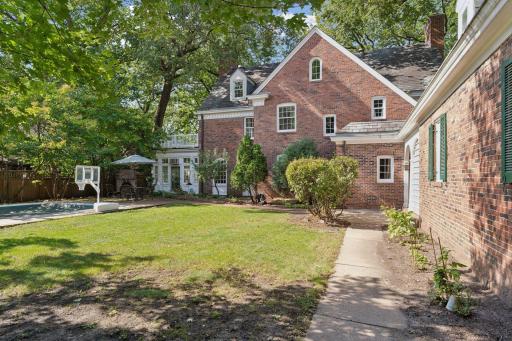 196 Mississippi River Boulevard S, Saint Paul, MN 55105
