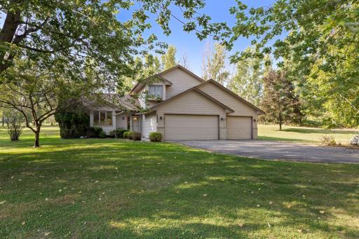 18870 Garnet 3Bd, 2 Bth, 3Car garage 1700+ sq ft 2.79 Acres